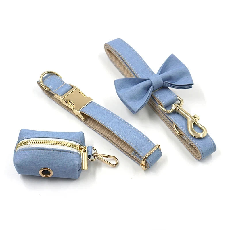 Set en Velours Bleu Jean – Harnais, Collier & Laisse avec boucle Dorée | SANEO Pets SANEO Pets