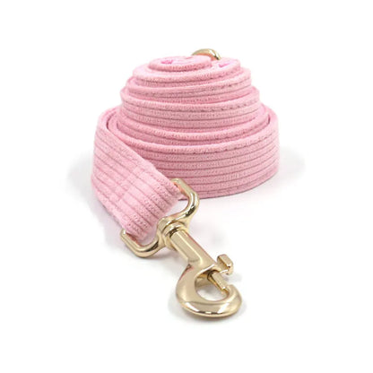 Set Luxe en Velours Rose – Harnais, Collier & Laisse avec boucle Dorée.