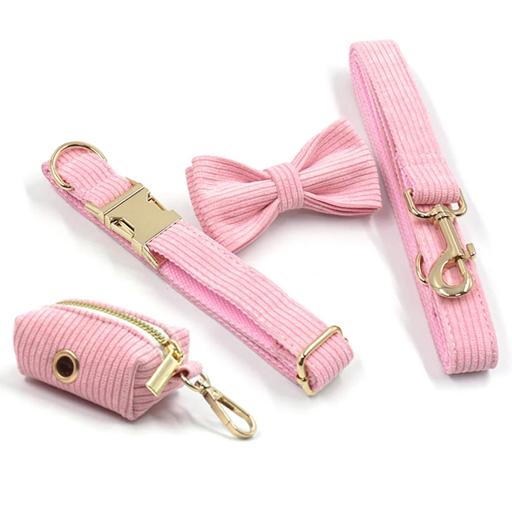 Set Luxe en Velours Rose – Harnais, Collier & Laisse avec boucle Dorée.