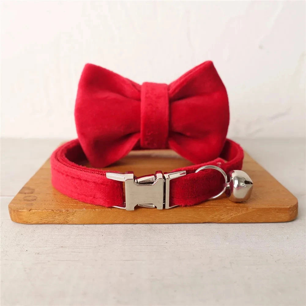 Collier en Velours Rouge pour Chat – Élégance, Confort | SANEO Pets SANEO Pets