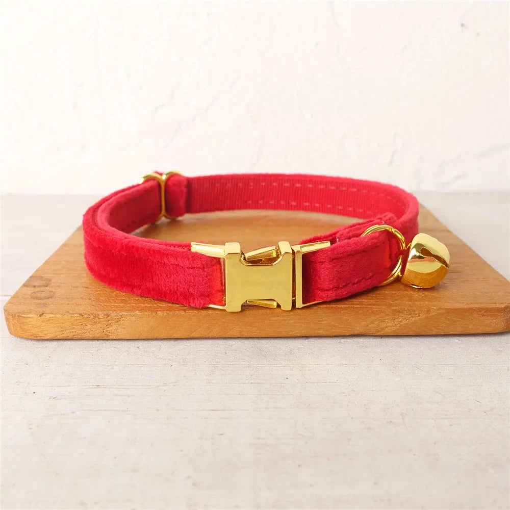 Collier en Velours Rouge pour Chat – Élégance, Confort | SANEO Pets SANEO Pets