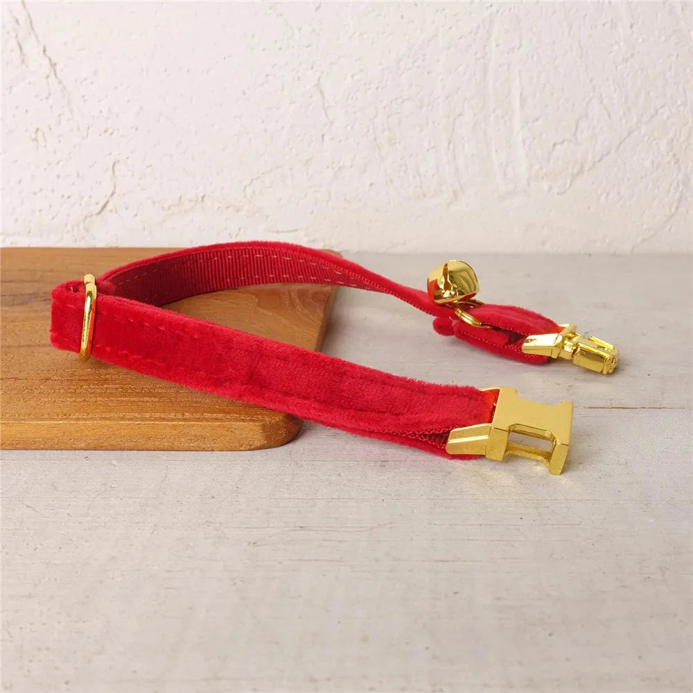 Collier en Velours Rouge pour Chat – Élégance, Confort | SANEO Pets SANEO Pets