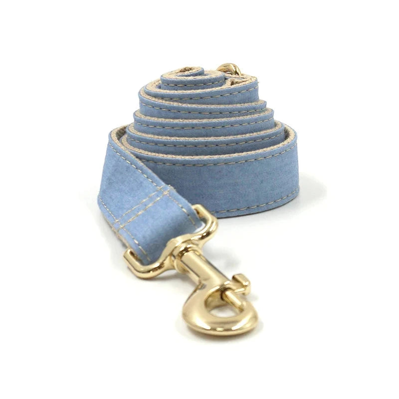 Set en Velours Bleu Jean – Harnais, Collier & Laisse avec boucle Dorée | SANEO Pets SANEO Pets