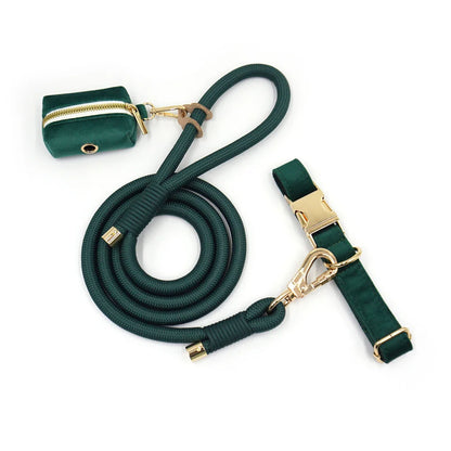 Set 3 Pièces Luxe en Velours Vert Emeraude – Collier, Laisse & Poop Bag