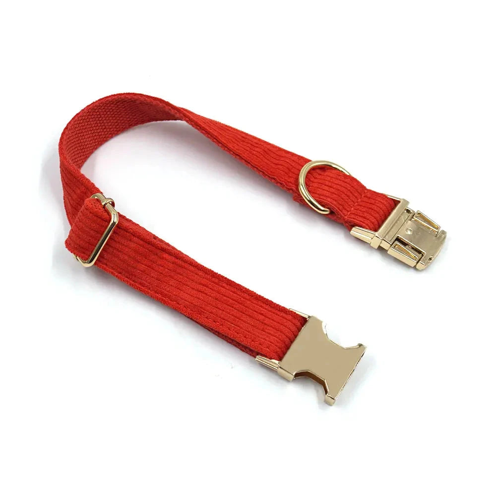 Set en Velours Rouge – Harnais, Collier & Laisse avec boucle Dorée | SANEO Pets SANEO Pets