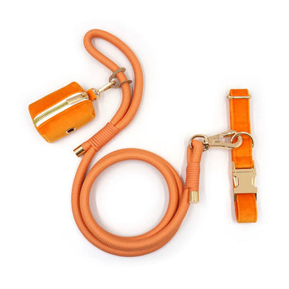Set 3 Pièces Luxe en Velours Orange – Collier, Laisse & Poop Bag